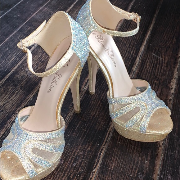 The Blossom Apparel Shoes - Size 7 champagne glitter high heels
